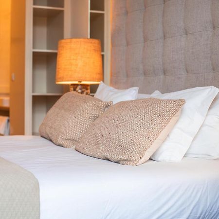 Paraiso Garden Suite--- Spacious & Downtown Porto Exterior foto
